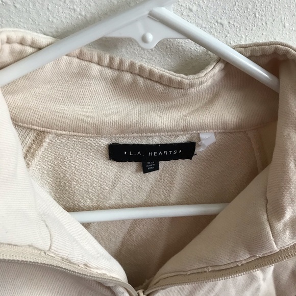 L.A. Hearts Cropped Quarter Zip* - Picture 2 of 7